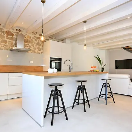 Sleeps 10 With Pool Air Con And Wifi 빌라 *