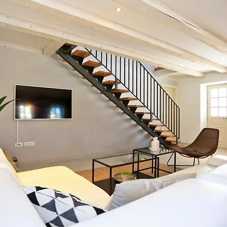 Sleeps 10 With Pool Air Con And Wifi Villa