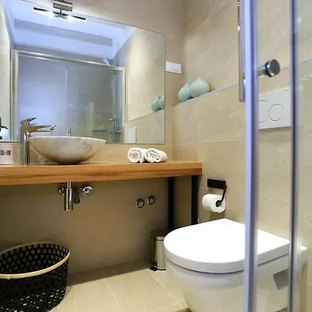 Sleeps 10 With Pool Air Con And Wifi Villa