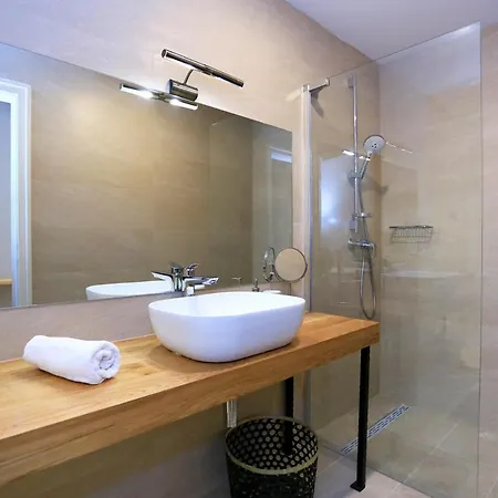 Sleeps 10 With Pool Air Con And Wifi Villa